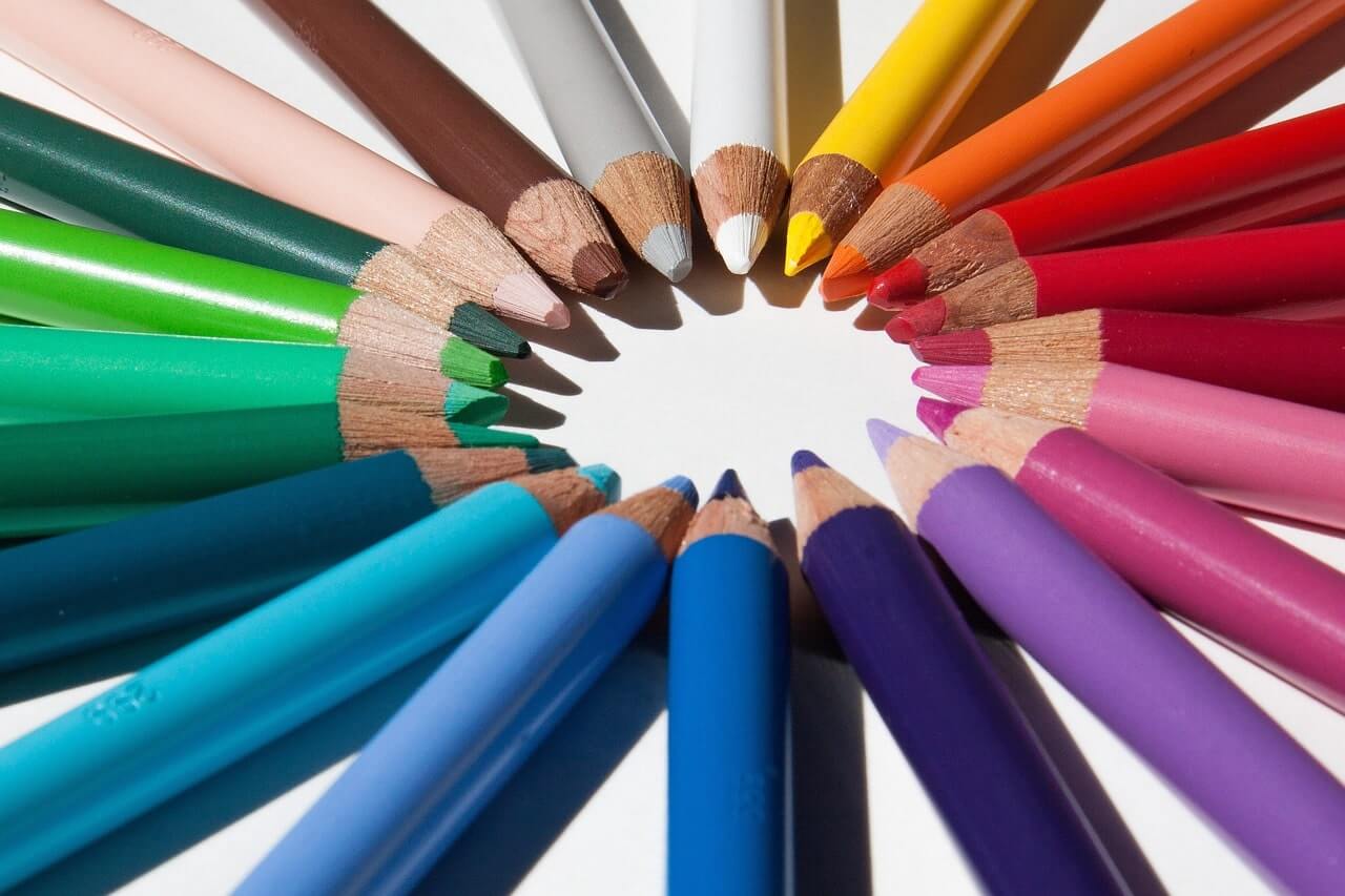 colored pencils showing color contrast